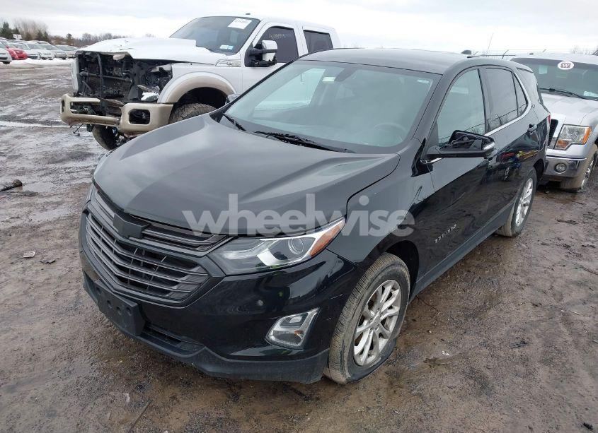 Photo 2 of 2018 Chevrolet Equinox LT (VIN 2GNAXJEV9J6134130)