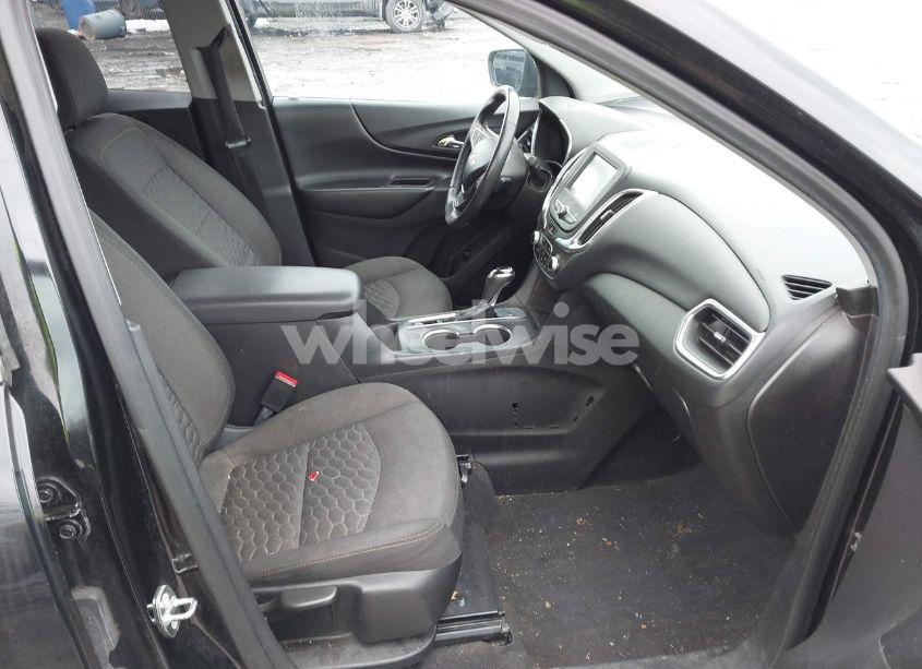 Photo 5 of 2018 Chevrolet Equinox LT (VIN 2GNAXJEV9J6134130)