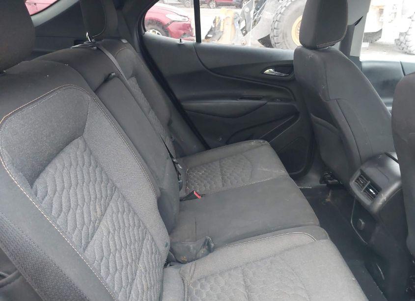 Photo 8 of 2018 Chevrolet Equinox LT (VIN 2GNAXJEV9J6162784)