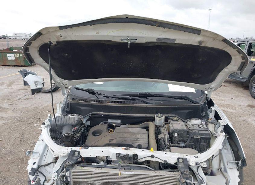 Photo 10 of 2018 Chevrolet Equinox LT (VIN 2GNAXJEV9J6214382)