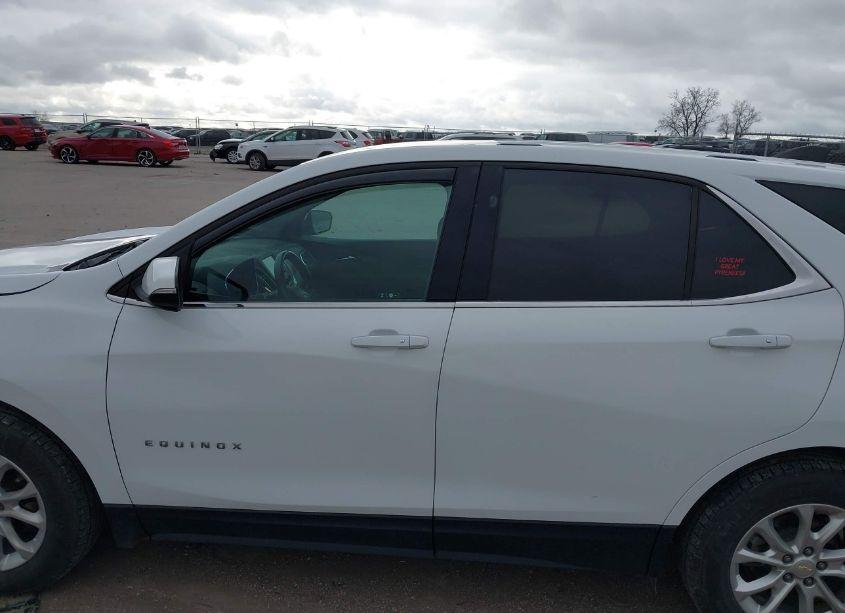 Photo 15 of 2018 Chevrolet Equinox LT (VIN 2GNAXJEV9J6214382)