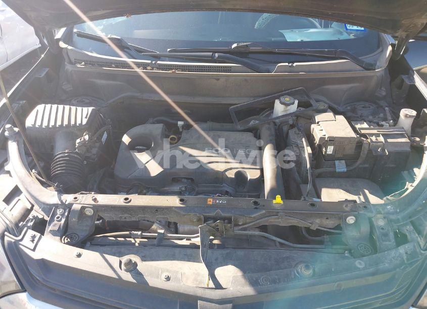 Photo 10 of 2018 Chevrolet Equinox LT (VIN 2GNAXJEV9J6221655)