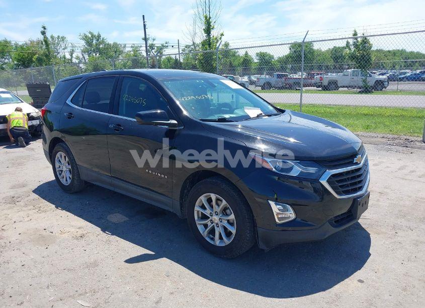 2018 Chevrolet Equinox LT (VIN 2GNAXJEV9J6246149) main photo