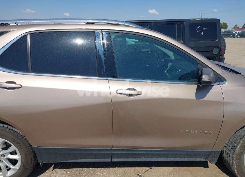 Photo 13 of 2018 Chevrolet Equinox LT (VIN 2GNAXJEV9J6278308)
