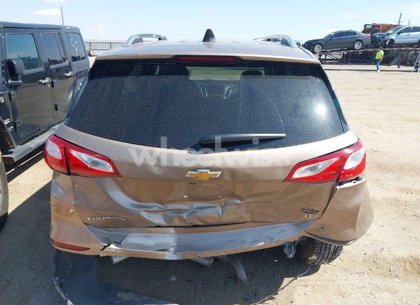 Photo 16 of 2018 Chevrolet Equinox LT (VIN 2GNAXJEV9J6278308)