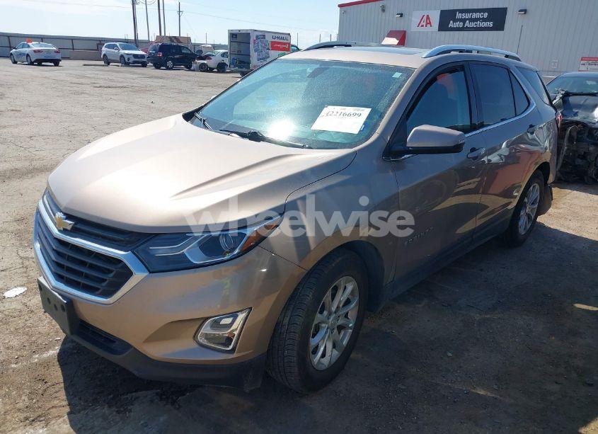 Photo 2 of 2018 Chevrolet Equinox LT (VIN 2GNAXJEV9J6278308)