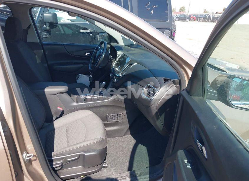 Photo 5 of 2018 Chevrolet Equinox LT (VIN 2GNAXJEV9J6278308)