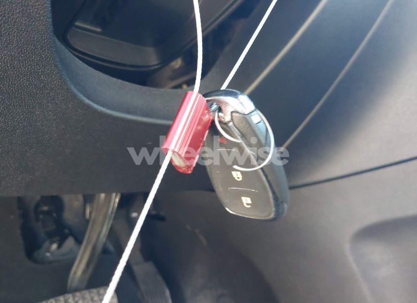 Photo 11 of 2018 Chevrolet Equinox LT (VIN 2GNAXJEV9J6281872)