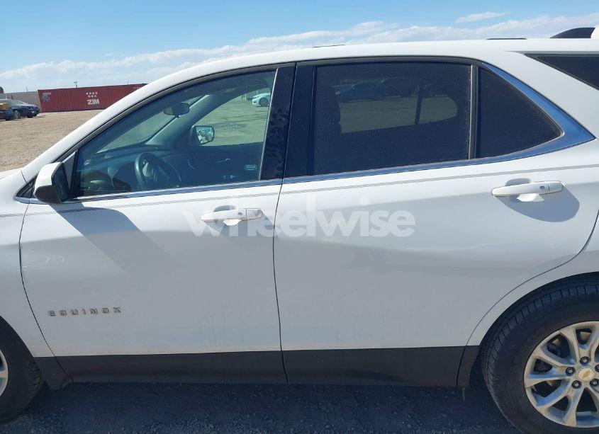 Photo 15 of 2018 Chevrolet Equinox LT (VIN 2GNAXJEV9J6281872)