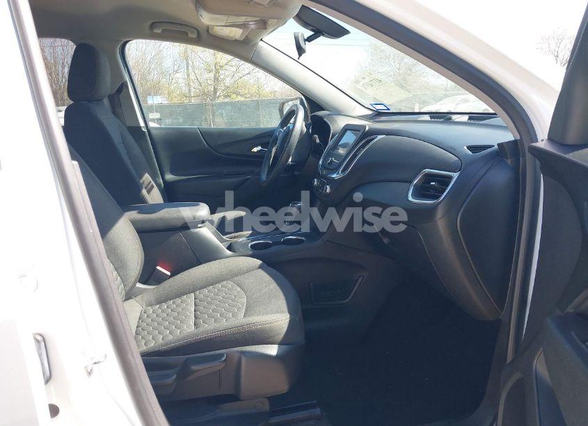 Photo 5 of 2018 Chevrolet Equinox LT (VIN 2GNAXJEV9J6281872)