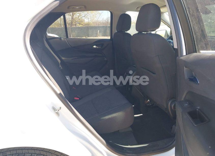 Photo 8 of 2018 Chevrolet Equinox LT (VIN 2GNAXJEV9J6281872)