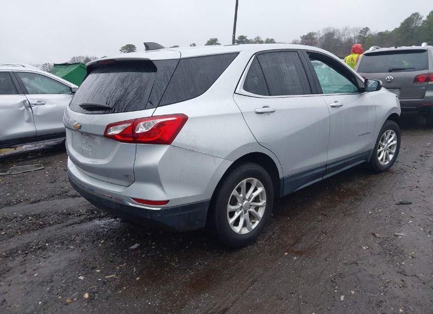 Photo 4 of 2018 Chevrolet Equinox LT (VIN 2GNAXJEV9J6284741)