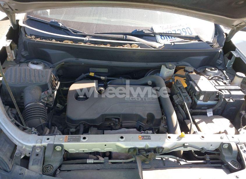 Photo 10 of 2018 Chevrolet Equinox LT (VIN 2GNAXJEV9J6285579)