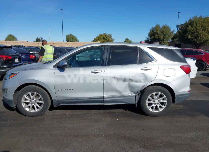 Photo 14 of 2018 Chevrolet Equinox LT (VIN 2GNAXJEV9J6285579)