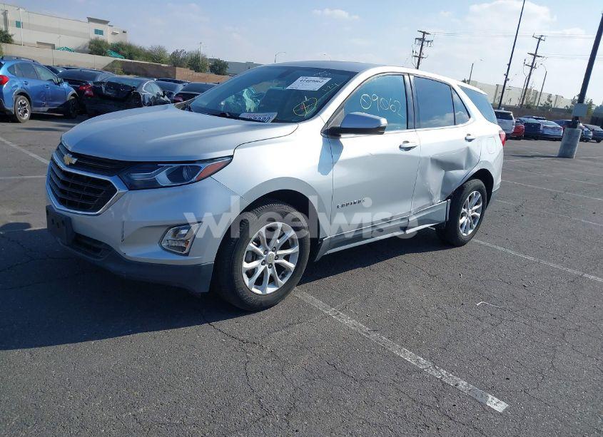 Photo 2 of 2018 Chevrolet Equinox LT (VIN 2GNAXJEV9J6285579)