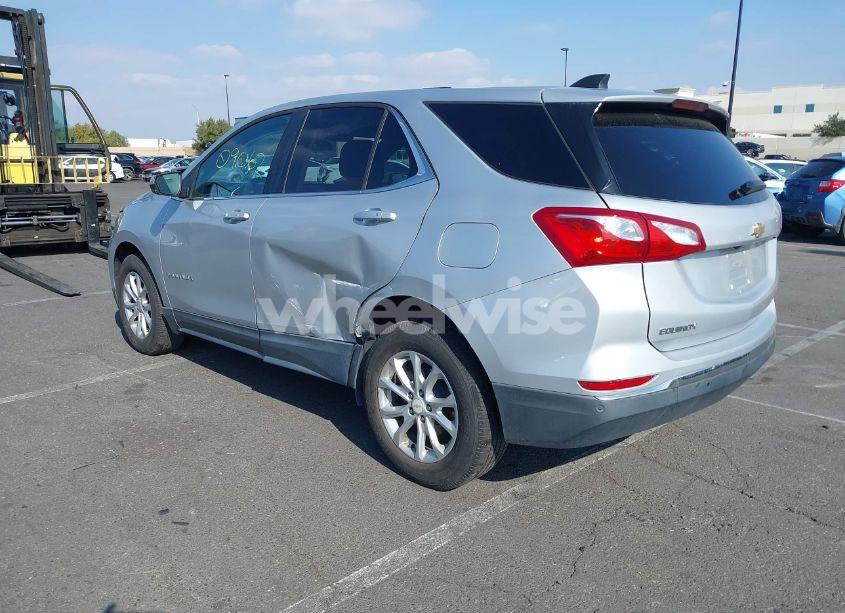 Photo 3 of 2018 Chevrolet Equinox LT (VIN 2GNAXJEV9J6285579)