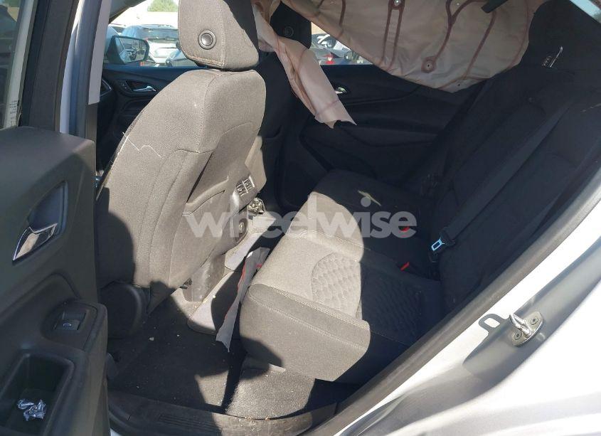 Photo 8 of 2018 Chevrolet Equinox LT (VIN 2GNAXJEV9J6285579)