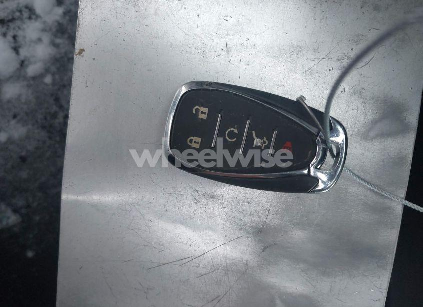 Photo 11 of 2018 Chevrolet Equinox LT (VIN 2GNAXJEV9J6290166)