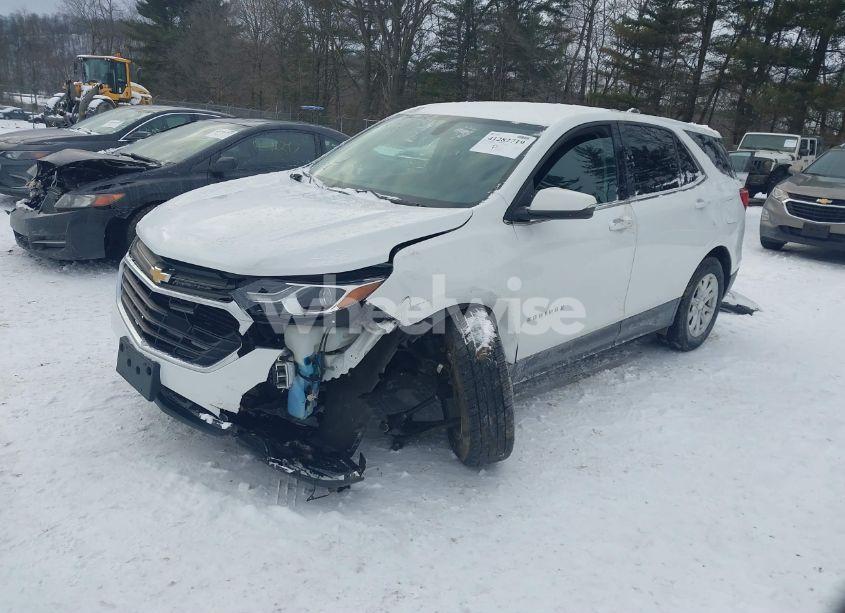 Photo 2 of 2018 Chevrolet Equinox LT (VIN 2GNAXJEV9J6290166)