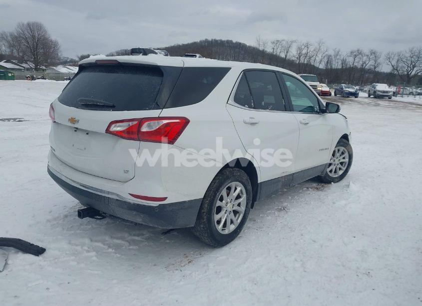 Photo 4 of 2018 Chevrolet Equinox LT (VIN 2GNAXJEV9J6290166)