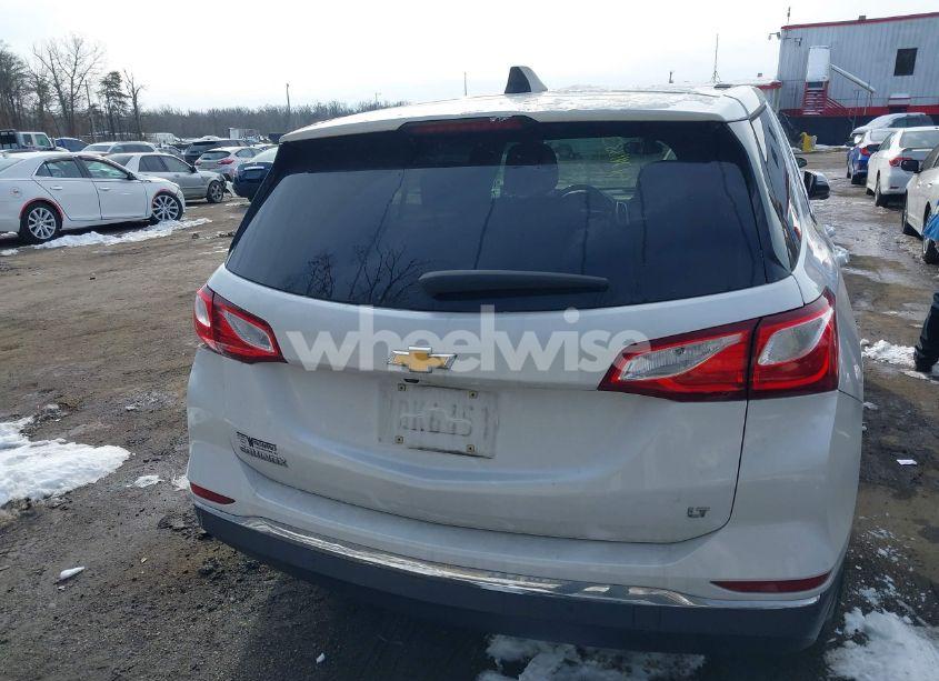 Photo 16 of 2018 Chevrolet Equinox LT (VIN 2GNAXJEV9J6302736)