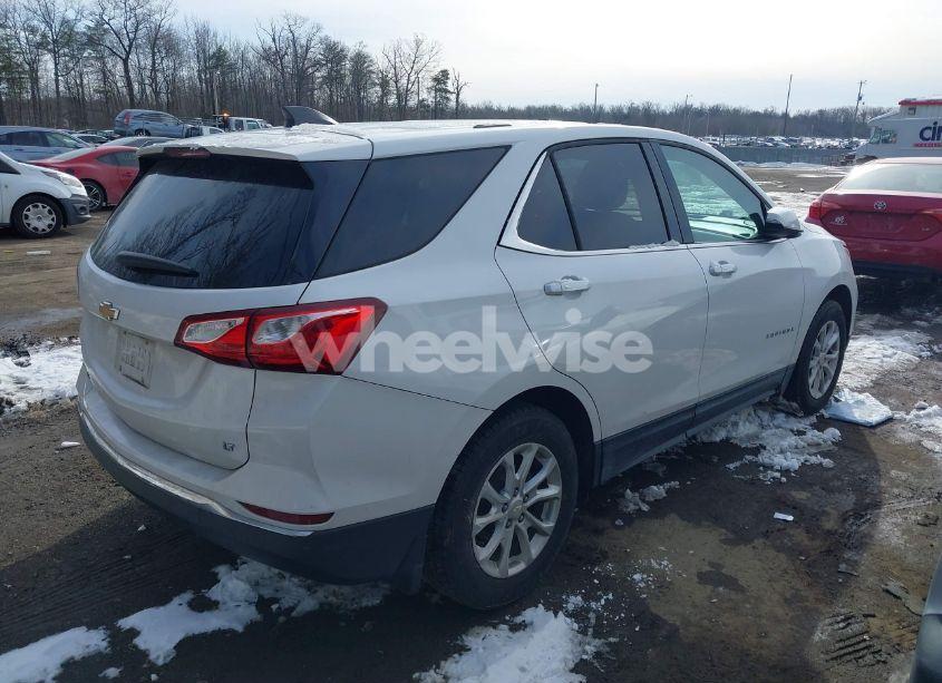 Photo 4 of 2018 Chevrolet Equinox LT (VIN 2GNAXJEV9J6302736)