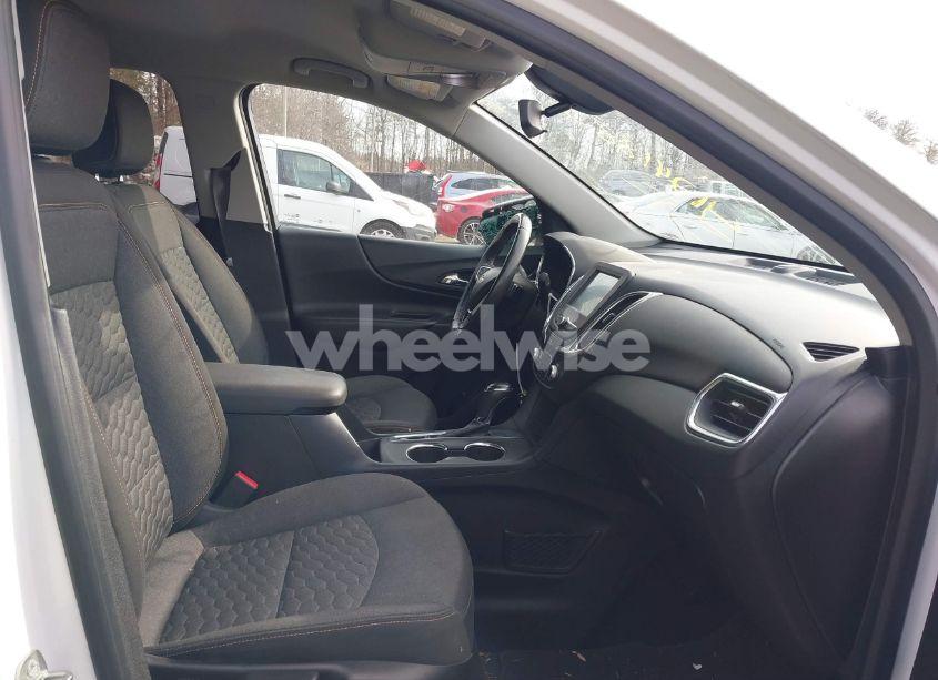 Photo 5 of 2018 Chevrolet Equinox LT (VIN 2GNAXJEV9J6302736)