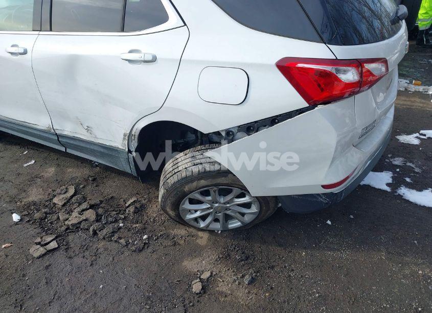 Photo 6 of 2018 Chevrolet Equinox LT (VIN 2GNAXJEV9J6302736)