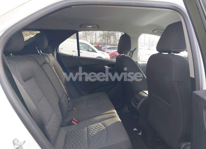 Photo 8 of 2018 Chevrolet Equinox LT (VIN 2GNAXJEV9J6302736)