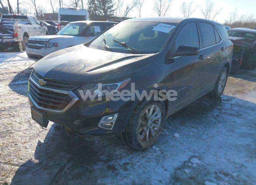 Photo 2 of 2018 Chevrolet Equinox LT (VIN 2GNAXJEV9J6305510)