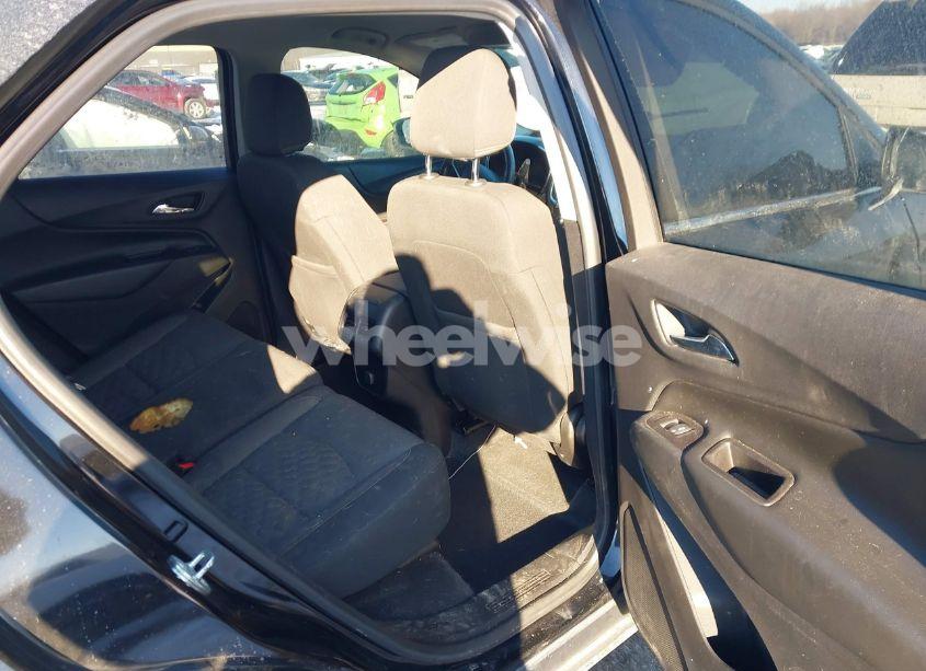 Photo 8 of 2018 Chevrolet Equinox LT (VIN 2GNAXJEV9J6305510)