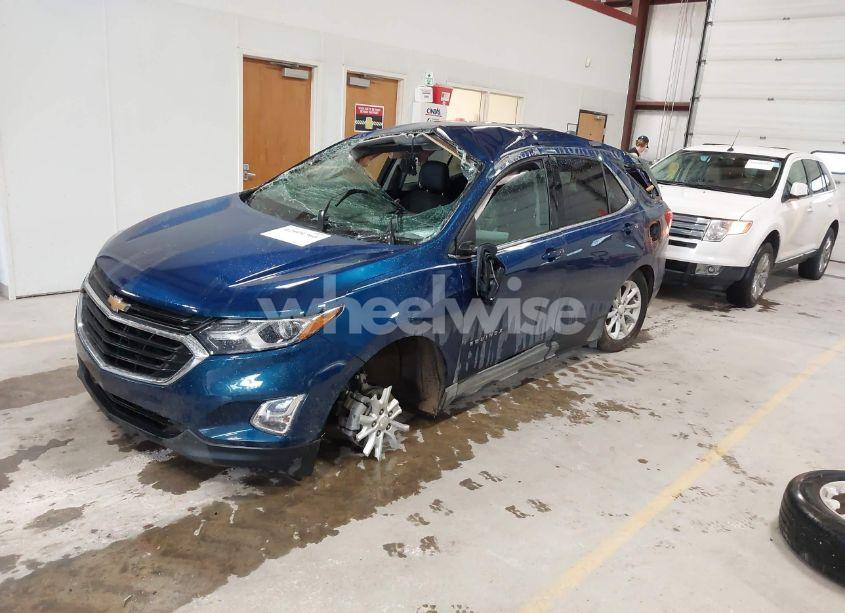 Photo 2 of 2019 Chevrolet Equinox LT (VIN 2GNAXJEV9K6260361)