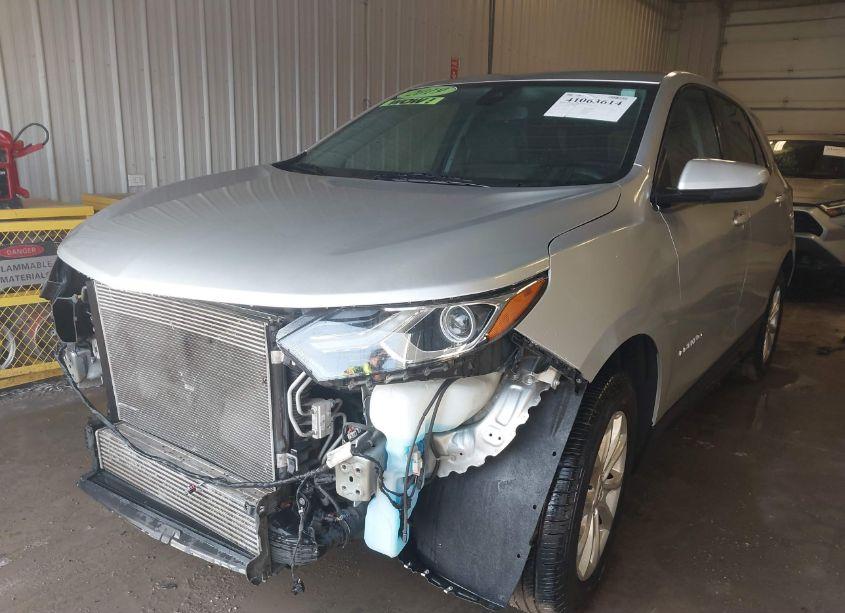 Photo 2 of 2019 Chevrolet Equinox LT (VIN 2GNAXJEV9K6280447)