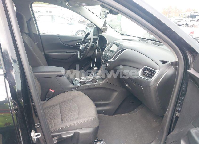 Photo 5 of 2019 Chevrolet Equinox LT (VIN 2GNAXJEV9K6284353)