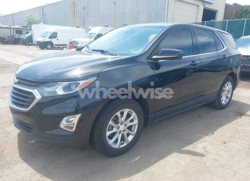 Photo 2 of 2020 Chevrolet Equinox FWD 2FL (VIN 2GNAXJEV9L6127505)