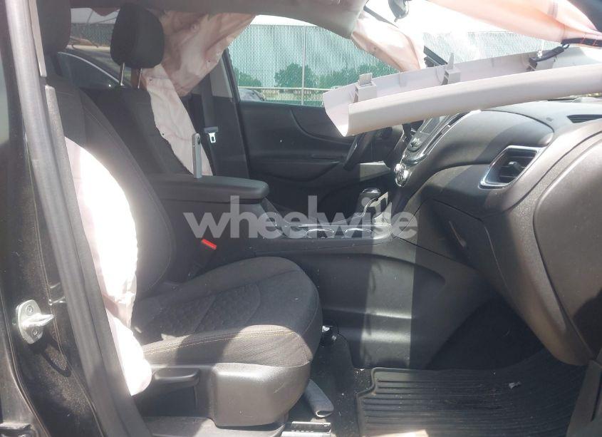 Photo 5 of 2020 Chevrolet Equinox FWD 2FL (VIN 2GNAXJEV9L6127505)