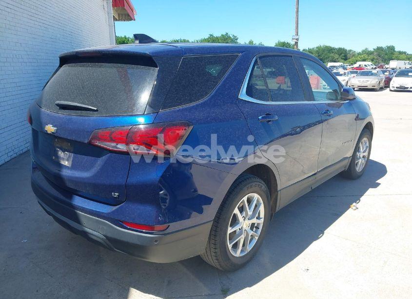 Photo 4 of 2022 Chevrolet Equinox FWD 2FL (VIN 2GNAXJEV9N6126437)