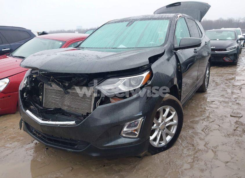 Photo 2 of 2018 Chevrolet Equinox LT (VIN 2GNAXJEVXJ6102609)