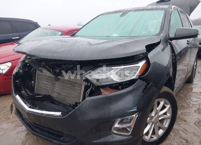 Photo 6 of 2018 Chevrolet Equinox LT (VIN 2GNAXJEVXJ6102609)