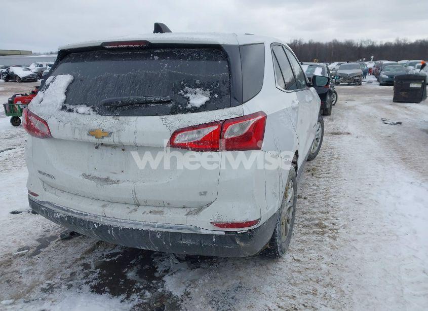 Photo 4 of 2018 Chevrolet Equinox LT (VIN 2GNAXJEVXJ6107518)