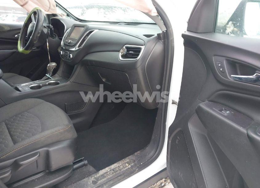 Photo 5 of 2018 Chevrolet Equinox LT (VIN 2GNAXJEVXJ6107518)