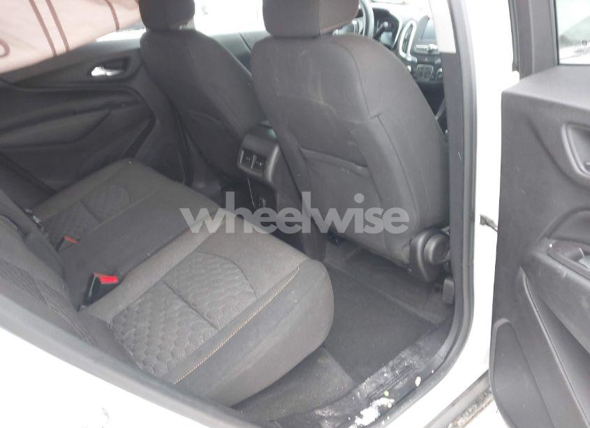 Photo 8 of 2018 Chevrolet Equinox LT (VIN 2GNAXJEVXJ6107518)