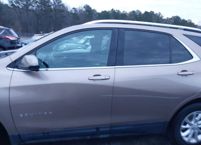 Photo 14 of 2018 Chevrolet Equinox LT (VIN 2GNAXJEVXJ6162924)