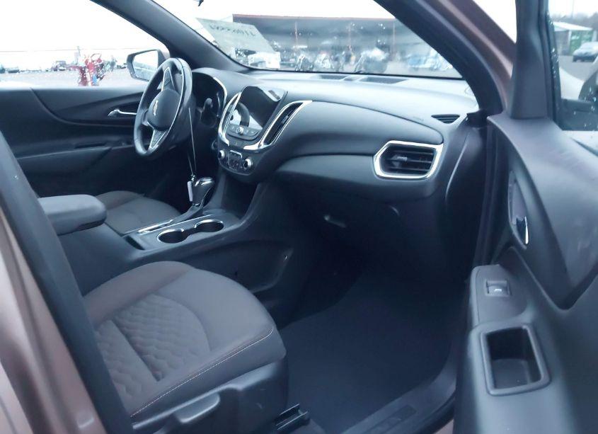 Photo 5 of 2018 Chevrolet Equinox LT (VIN 2GNAXJEVXJ6162924)