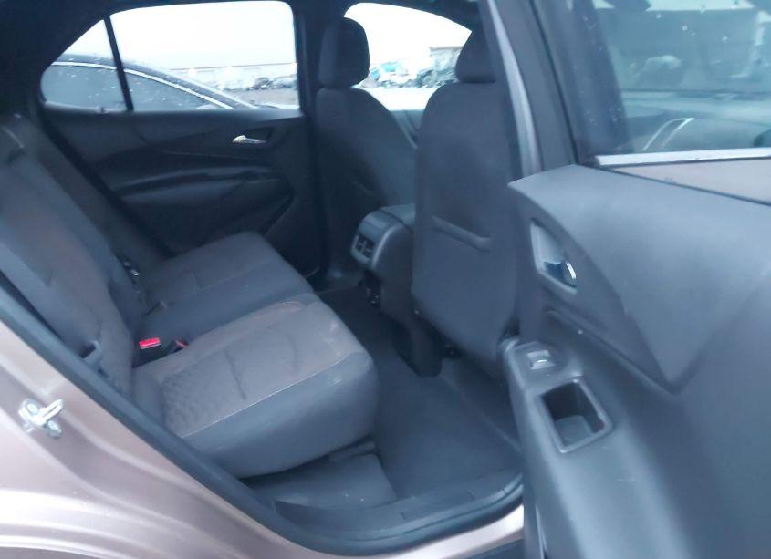 Photo 8 of 2018 Chevrolet Equinox LT (VIN 2GNAXJEVXJ6162924)