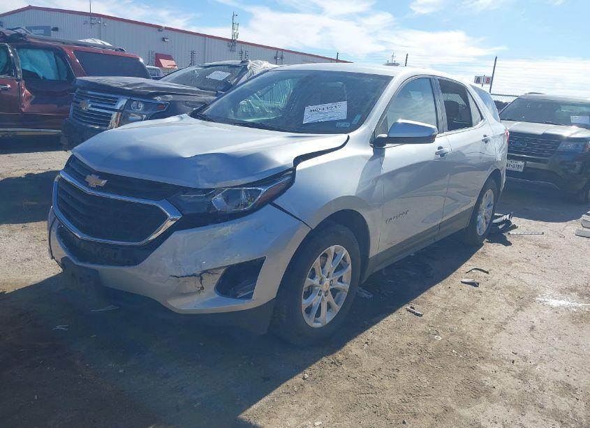 Photo 2 of 2018 Chevrolet Equinox LT (VIN 2GNAXJEVXJ6187886)