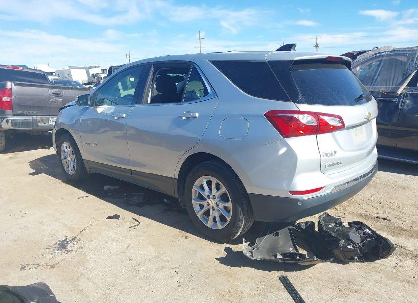 Photo 3 of 2018 Chevrolet Equinox LT (VIN 2GNAXJEVXJ6187886)