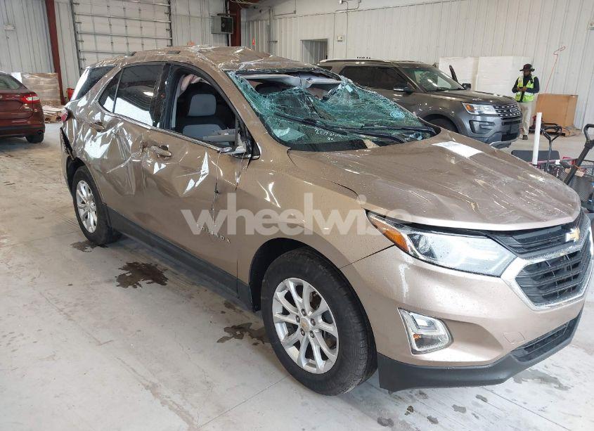 2018 Chevrolet Equinox LT (VIN 2GNAXJEVXJ6207229) main photo