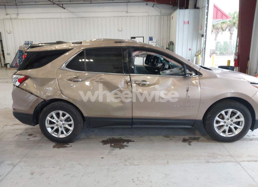 Photo 13 of 2018 Chevrolet Equinox LT (VIN 2GNAXJEVXJ6207229)