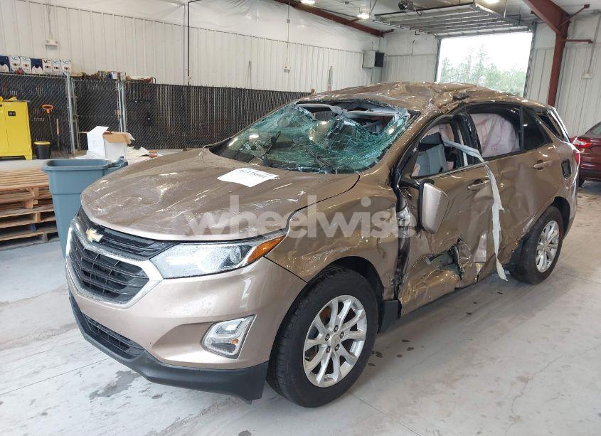 Photo 2 of 2018 Chevrolet Equinox LT (VIN 2GNAXJEVXJ6207229)